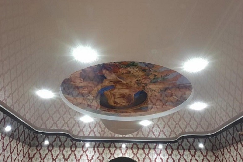 Многоуровневые натяжные потолки